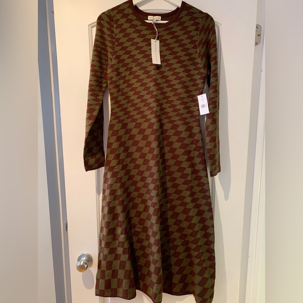 NWT Moon River Dress Knit Brown Green Size Large Midi Length Long Sleeves.